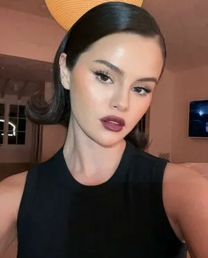 Selena Gomez OnlyFans Leaked Free Thumbnail Picture - #W6sUNqHMoE