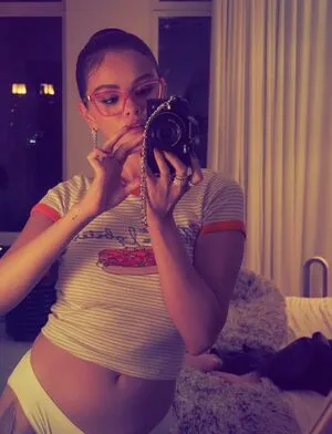 Selena Gomez OnlyFans Leaked Free Thumbnail Picture - #ujJj74q2Dn