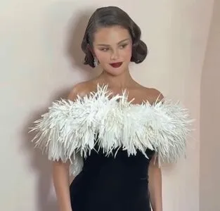 Selena Gomez OnlyFans Leaked Free Thumbnail Picture - #y9Bw1Q4s7j