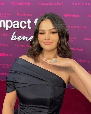 Selena Gomez OnlyFans Leaked Free Thumbnail Picture - #yHRMknvLy0