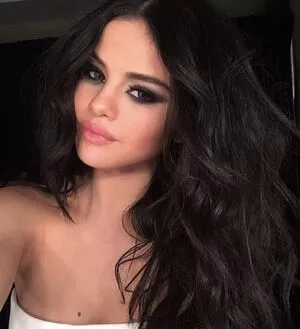 Selena Gomez OnlyFans Leaked Free Thumbnail Picture - #03UVGPNyni