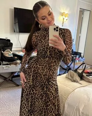 Selena Gomez OnlyFans Leaked Free Thumbnail Picture - #0RC31kSDKc