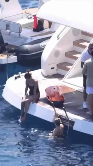 Selena Gomez OnlyFans Leaked Free Thumbnail Picture - #1sHgODxIux