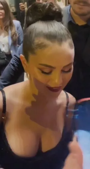 Selena Gomez OnlyFans Leaked Free Thumbnail Picture - #3Jmzjve5P3