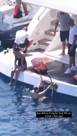 Selena Gomez OnlyFans Leaked Free Thumbnail Picture - #4G4lKPWv8o