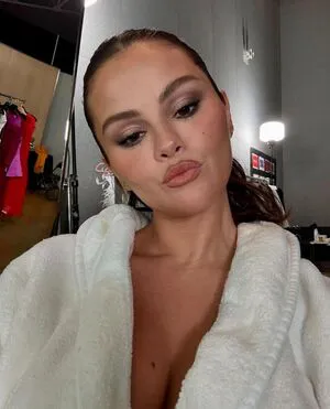 Selena Gomez OnlyFans Leaked Free Thumbnail Picture - #4I0mJH7FXX