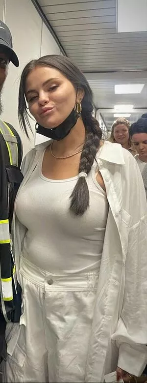 Selena Gomez OnlyFans Leaked Free Thumbnail Picture - #5LV2UQPOOB