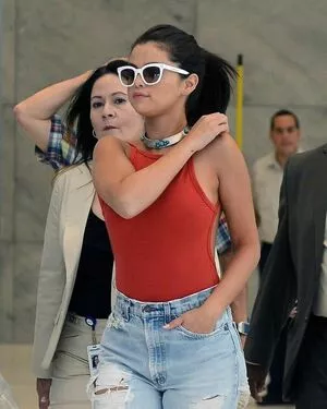 Selena Gomez OnlyFans Leaked Free Thumbnail Picture - #5sxQNQeArF