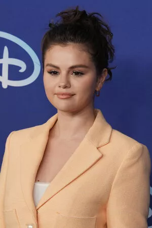 Selena Gomez OnlyFans Leaked Free Thumbnail Picture - #8F0xMKaIXb