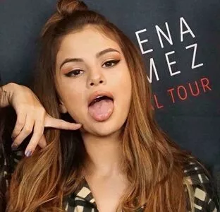 Selena Gomez OnlyFans Leaked Free Thumbnail Picture - #AbvScpaAUZ