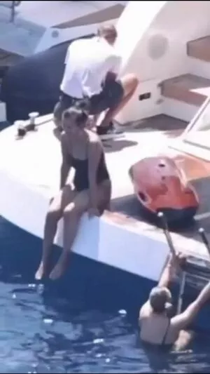 Selena Gomez OnlyFans Leaked Free Thumbnail Picture - #CGV8fW5SRe