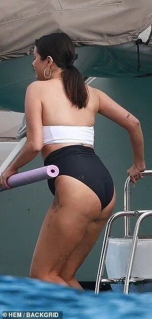 Selena Gomez OnlyFans Leaked Free Thumbnail Picture - #DT35n7h2eN