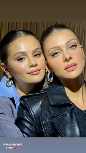 Selena Gomez OnlyFans Leaked Free Thumbnail Picture - #Eg82BGWVWu