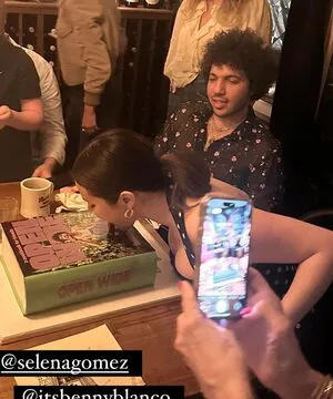 Selena Gomez OnlyFans Leaked Free Thumbnail Picture - #EnoewSiZPd