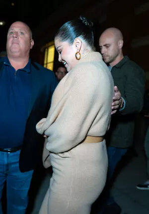 Selena Gomez OnlyFans Leaked Free Thumbnail Picture - #H8nM6zQ9tn