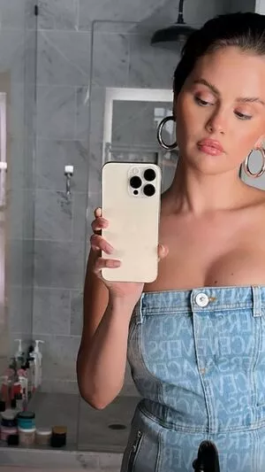 Selena Gomez OnlyFans Leaked Free Thumbnail Picture - #HYWccEbqj0