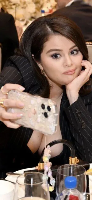 Selena Gomez OnlyFans Leaked Free Thumbnail Picture - #HsrmdXdzdb