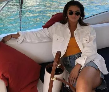 Selena Gomez OnlyFans Leaked Free Thumbnail Picture - #I4hjso1ZI4