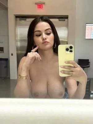 Selena Gomez OnlyFans Leaked Free Thumbnail Picture - #J4IcqfZYXN