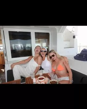 Selena Gomez OnlyFans Leaked Free Thumbnail Picture - #LsYJf6Hw84