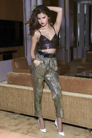 Selena Gomez OnlyFans Leaked Free Thumbnail Picture - #P0OmvJ4RgB