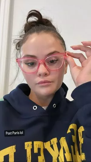Selena Gomez OnlyFans Leaked Free Thumbnail Picture - #Q8G7TYWTPL