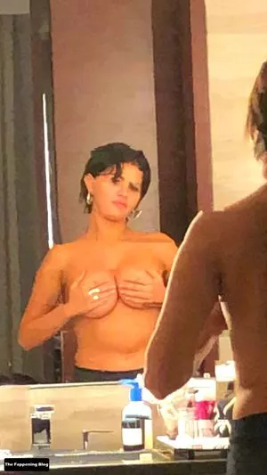 Selena Gomez OnlyFans Leaked Free Thumbnail Picture - #QSOrwp9ONC