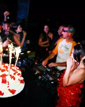 Selena Gomez OnlyFans Leaked Free Thumbnail Picture - #QniwZ1qaPS