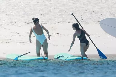 Selena Gomez OnlyFans Leaked Free Thumbnail Picture - #RLKY3uXuAK