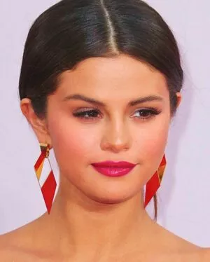 Selena Gomez OnlyFans Leaked Free Thumbnail Picture - #SB1XULCTSN