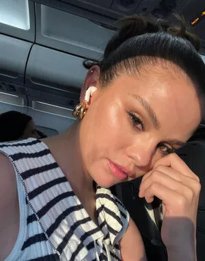 Selena Gomez OnlyFans Leaked Free Thumbnail Picture - #U1pMNzaUzd