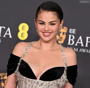 Selena Gomez OnlyFans Leaked Free Thumbnail Picture - #Uj8zPgk4Yw