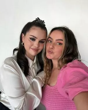 Selena Gomez OnlyFans Leaked Free Thumbnail Picture - #VB6PHEGTzq