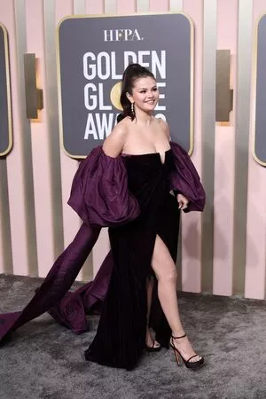 Selena Gomez OnlyFans Leaked Free Thumbnail Picture - #VPR3ZQ6oo9