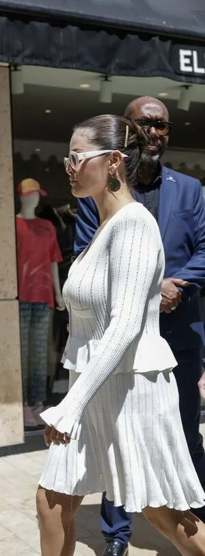 Selena Gomez OnlyFans Leaked Free Thumbnail Picture - #VQ5TQDEvn0