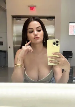Selena Gomez OnlyFans Leaked Free Thumbnail Picture - #XAvm5XiXEv