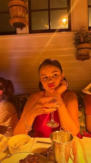 Selena Gomez OnlyFans Leaked Free Thumbnail Picture - #Y1Z5kg1SoQ