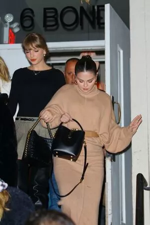 Selena Gomez OnlyFans Leaked Free Thumbnail Picture - #YL6Jd96a08