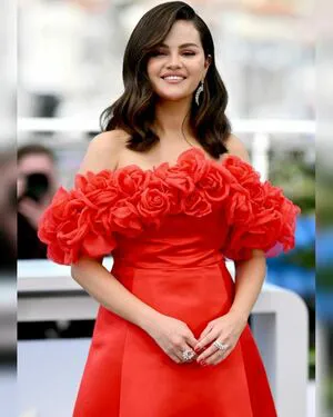 Selena Gomez OnlyFans Leaked Free Thumbnail Picture - #ZP2ShRm8st