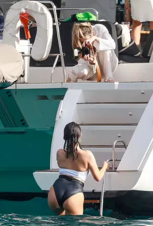 Selena Gomez OnlyFans Leaked Free Thumbnail Picture - #ZdOyGSquDP