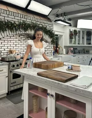 Selena Gomez OnlyFans Leaked Free Thumbnail Picture - #a1ITboE9H4