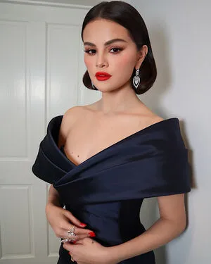 Selena Gomez OnlyFans Leaked Free Thumbnail Picture - #apvYa1WPIC