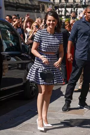 Selena Gomez OnlyFans Leaked Free Thumbnail Picture - #b2xxmdyPod