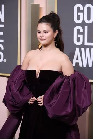 Selena Gomez OnlyFans Leaked Free Thumbnail Picture - #fUadyI7LJl