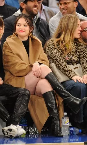 Selena Gomez OnlyFans Leaked Free Thumbnail Picture - #iAUbkwIT4A