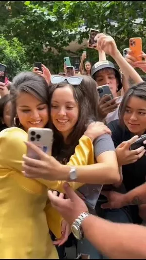 Selena Gomez OnlyFans Leaked Free Thumbnail Picture - #j1aQTIqMEA