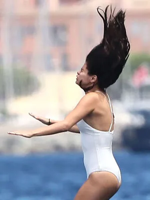 Selena Gomez OnlyFans Leaked Free Thumbnail Picture - #jLsLM9ICpm