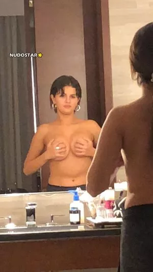Selena Gomez OnlyFans Leaked Free Thumbnail Picture - #ogTQbycWcp