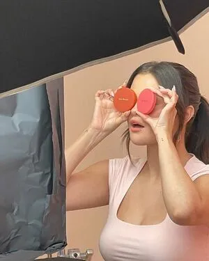 Selena Gomez OnlyFans Leaked Free Thumbnail Picture - #pYzHczmzBr