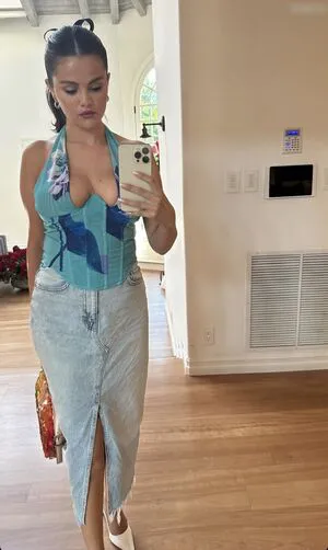 Selena Gomez OnlyFans Leaked Free Thumbnail Picture - #s6HnMWDHAZ